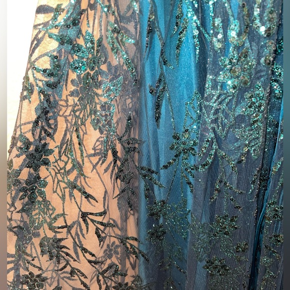 Gorgeous sequined, aqua-green, prom dress - Picture 7 of 7